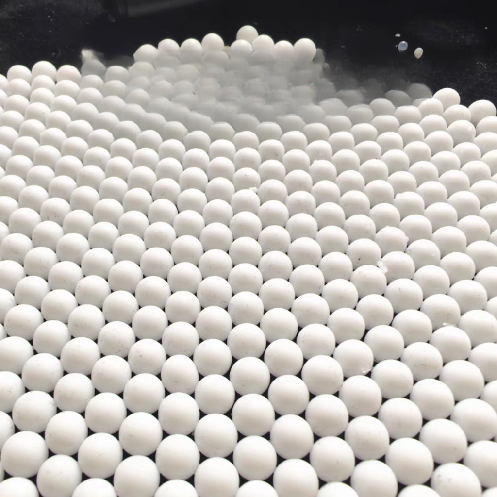 Ball gel ultra blanche résistante à la compression de 7 à 8 mm et pesant 6 kg