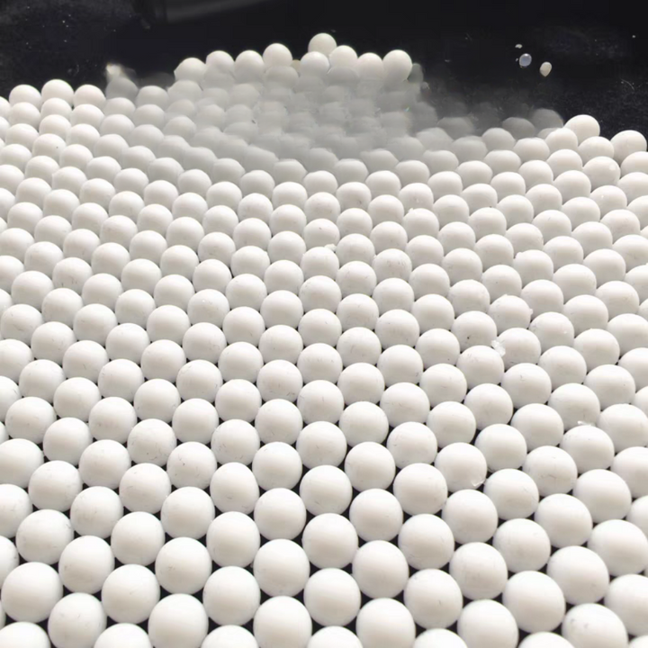 Ball gel ultra blanche résistante à la compression de 7 à 8 mm et pesant 6 kg